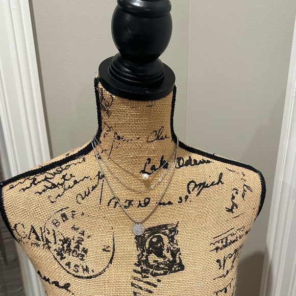 Stunning silver layered choker necklace - Picture 3 of 5